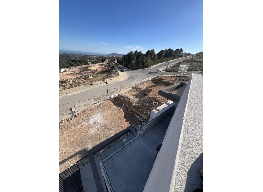 Obra nueva - Independiente / Villa -
Polop - PAU1