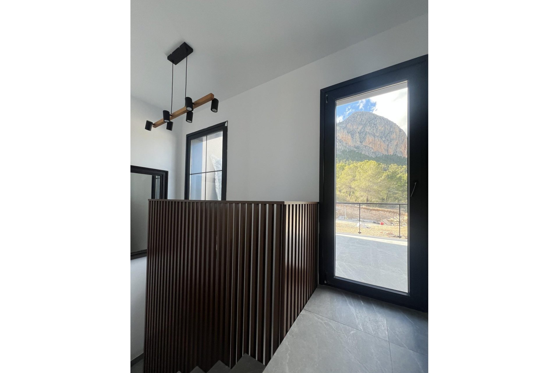 Obra nueva - Independiente / Villa -
Polop - PAU1