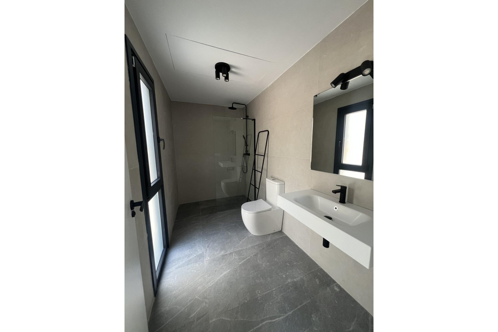 Obra nueva - Independiente / Villa -
Polop - PAU1