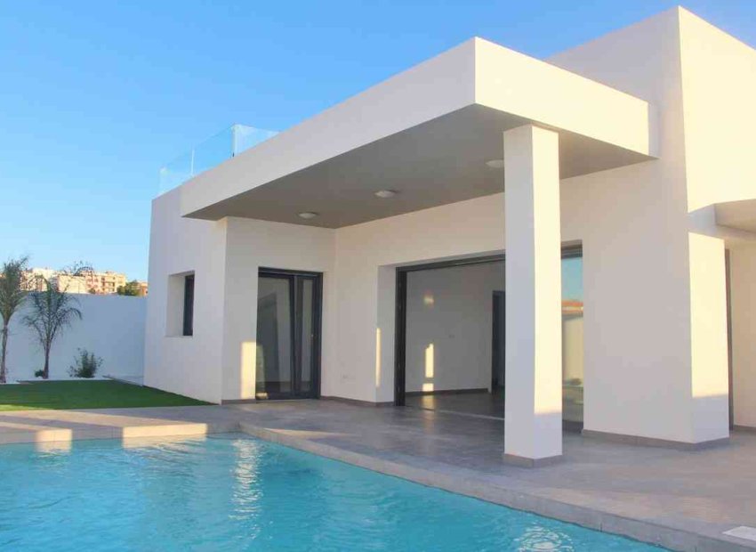 Obra nueva - Independiente / Villa -
Rafal