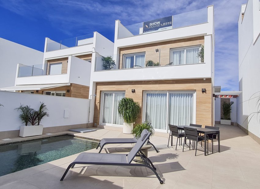 Obra nueva - Independiente / Villa -
San Pedro del Pinatar - San Pedro Del Pinatar