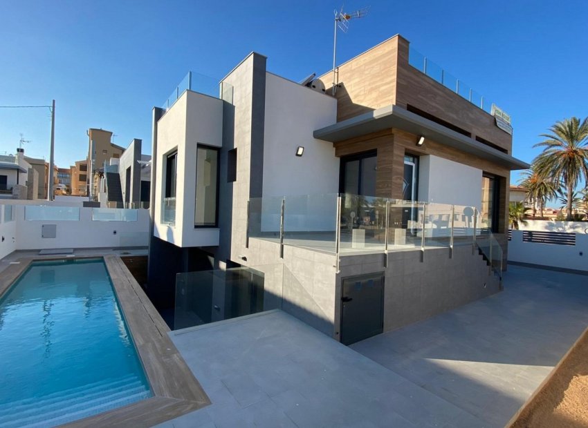 Obra nueva - Independiente / Villa -
Torrevieja - La Mata