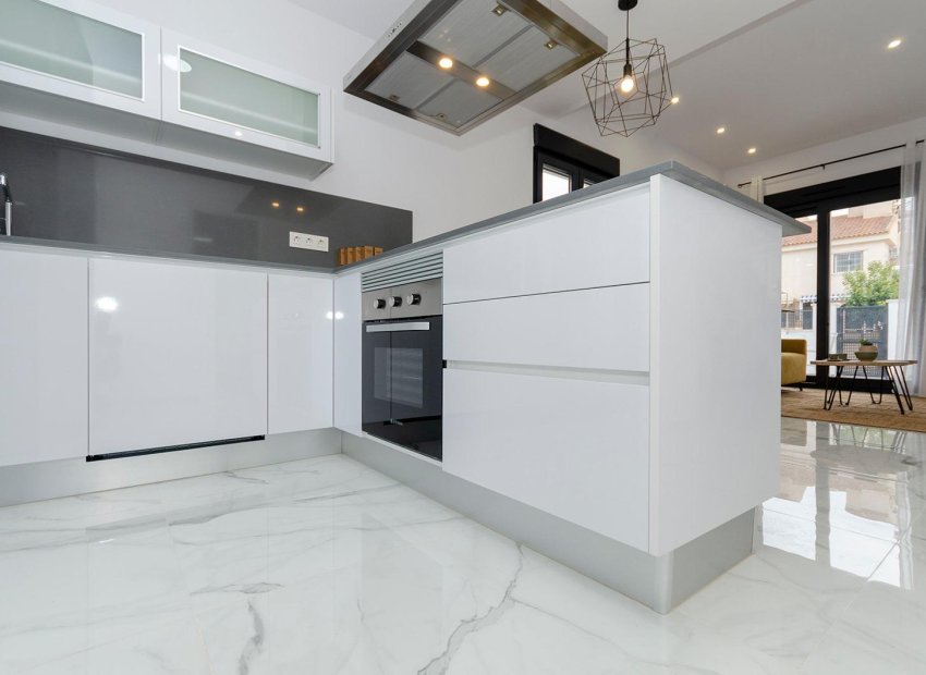Obra nueva - Independiente / Villa -
Torrevieja - Torretas