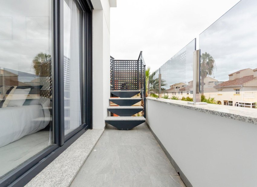 Obra nueva - Independiente / Villa -
Torrevieja - Torretas