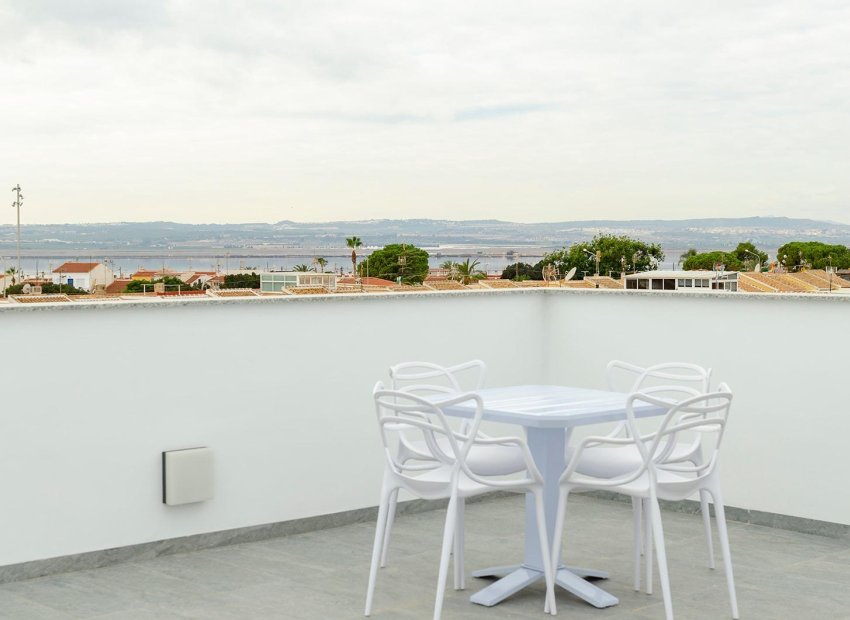 Obra nueva - Independiente / Villa -
Torrevieja - Torretas