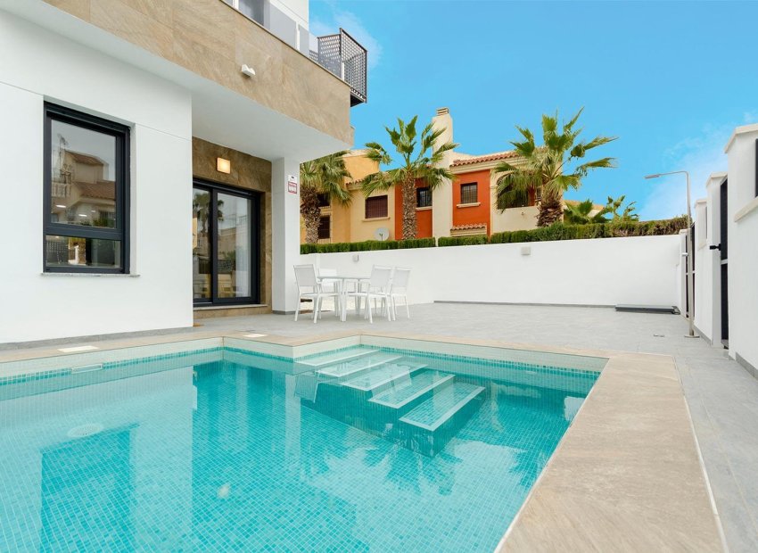 Obra nueva - Independiente / Villa -
Torrevieja - Torretas