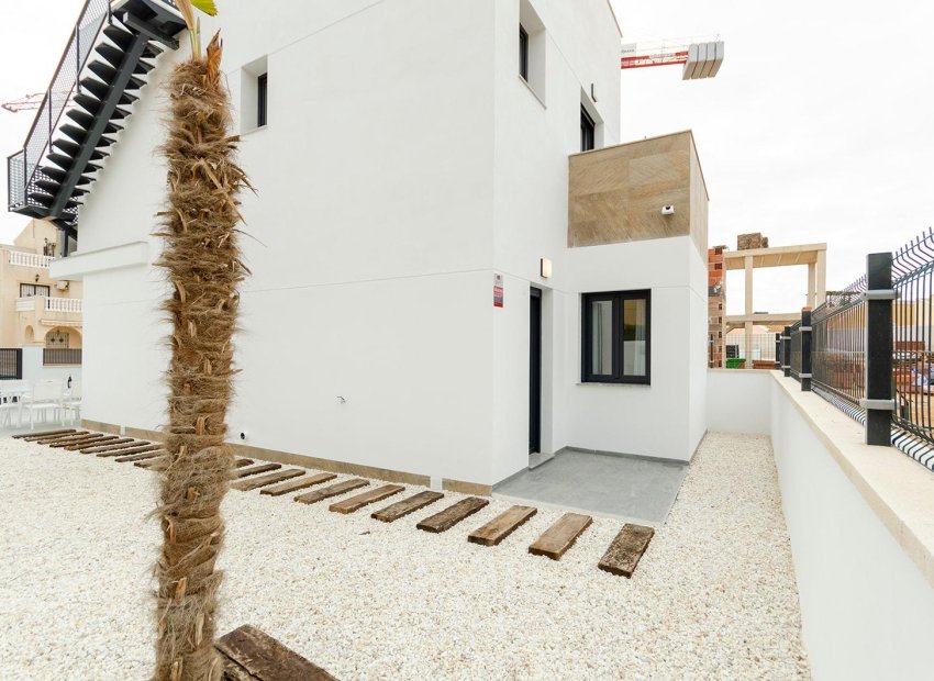 Obra nueva - Independiente / Villa -
Torrevieja - Torretas
