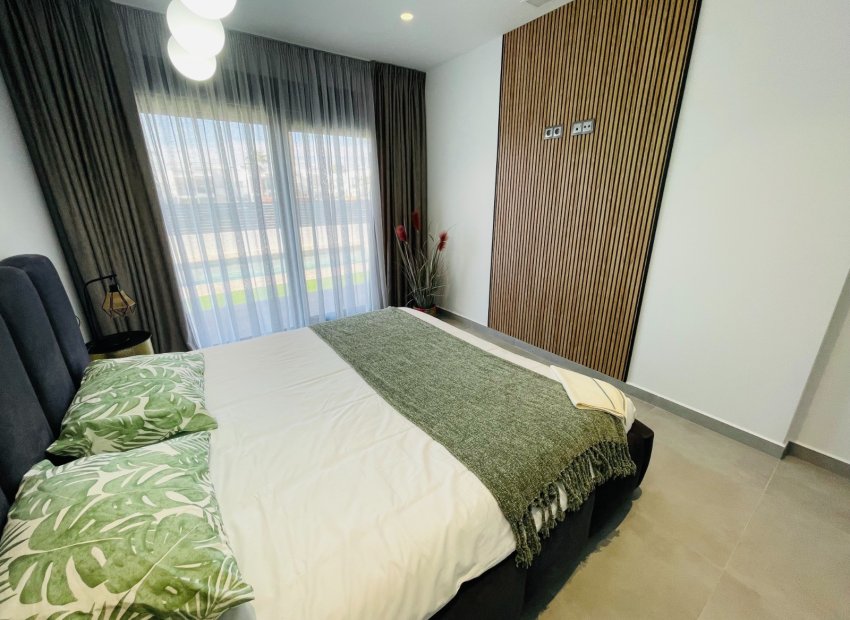 Obra nueva - Independiente / Villa -
Torrevieja