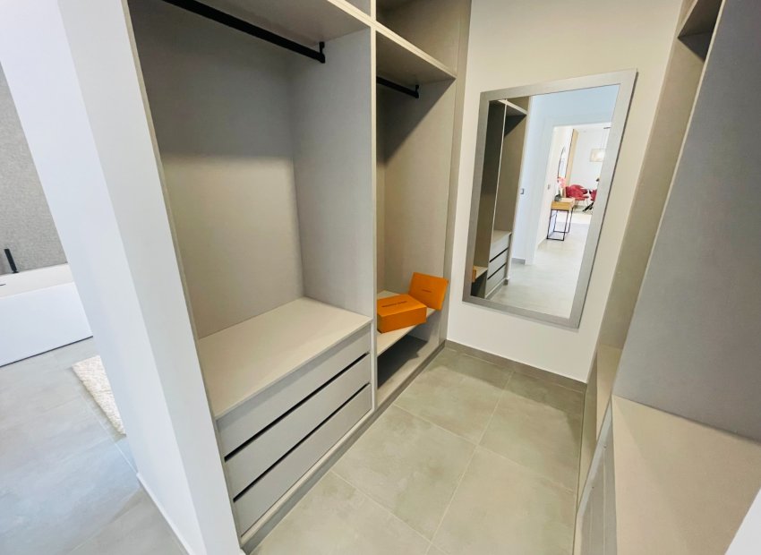 Obra nueva - Independiente / Villa -
Torrevieja