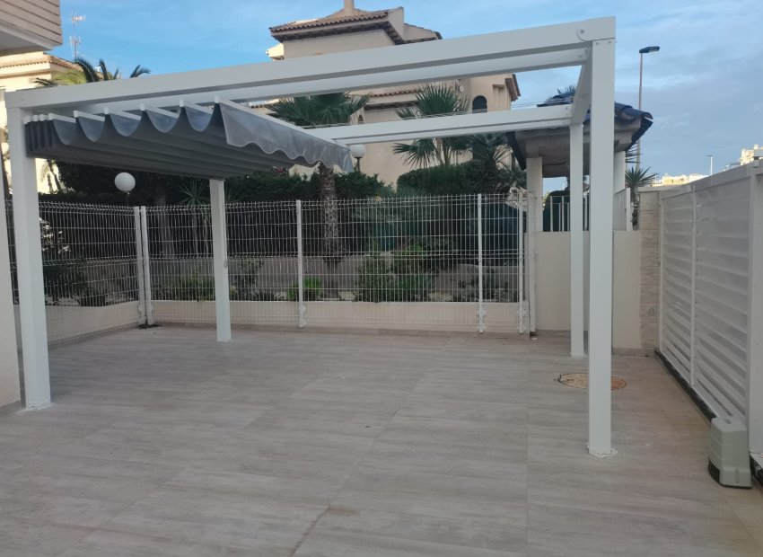 Obra nueva - Piso - Planta baja -
Torrevieja