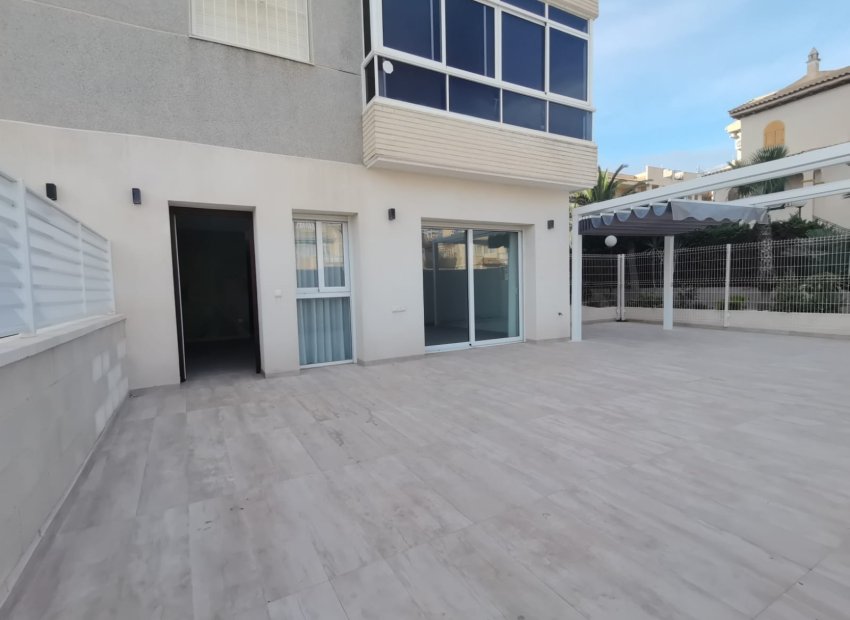 Obra nueva - Piso - Planta baja -
Torrevieja