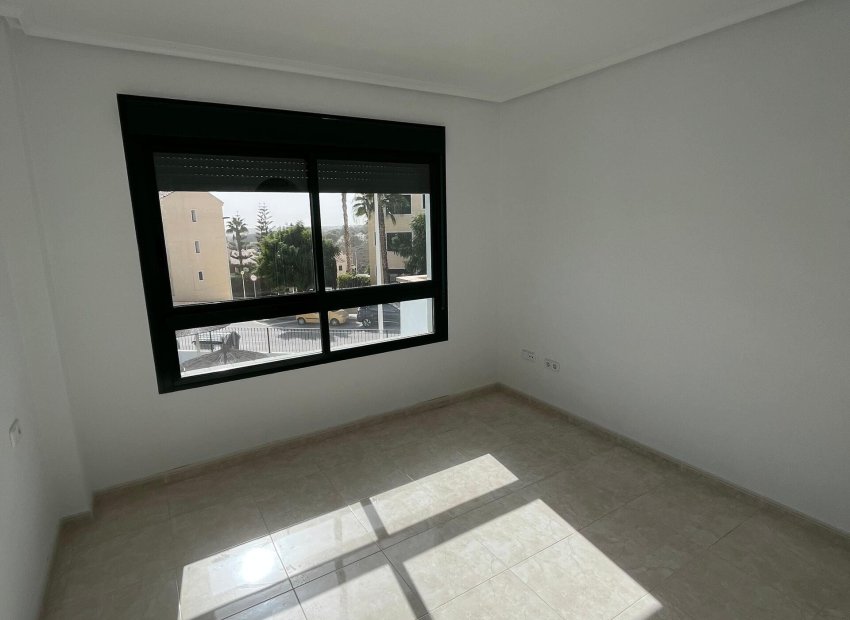 Obra nueva - planta baja -
Orihuela Costa