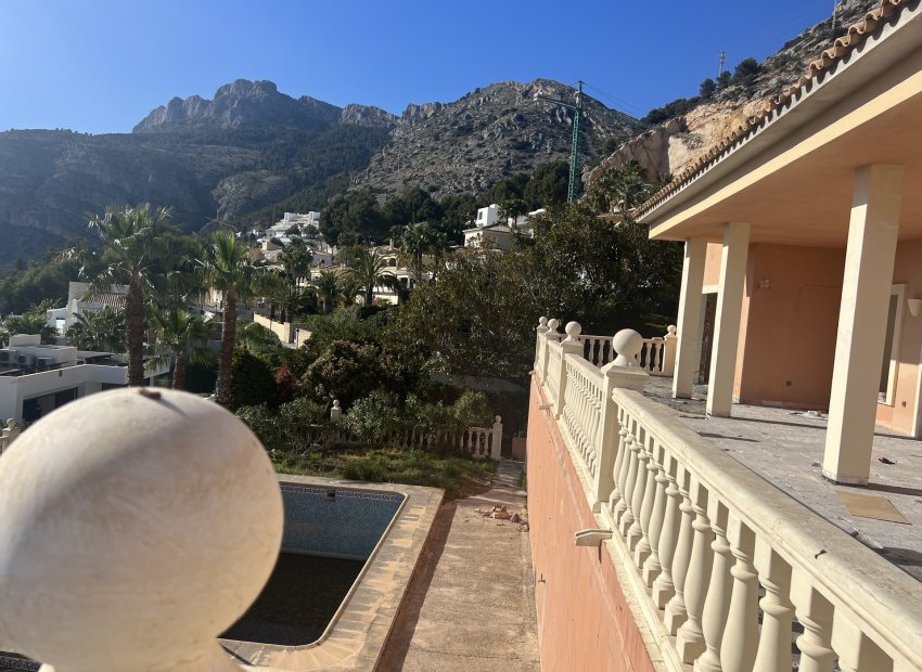 Obra nueva - Villa -
Altea