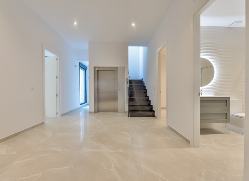 Obra nueva - Villa -
Finestrat