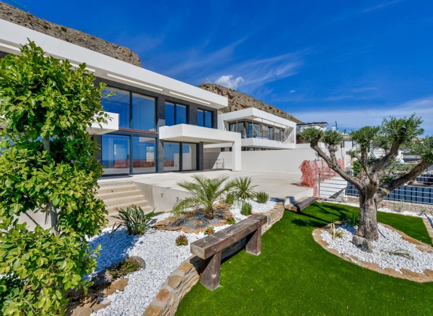 Obra nueva - Villa -
Finestrat