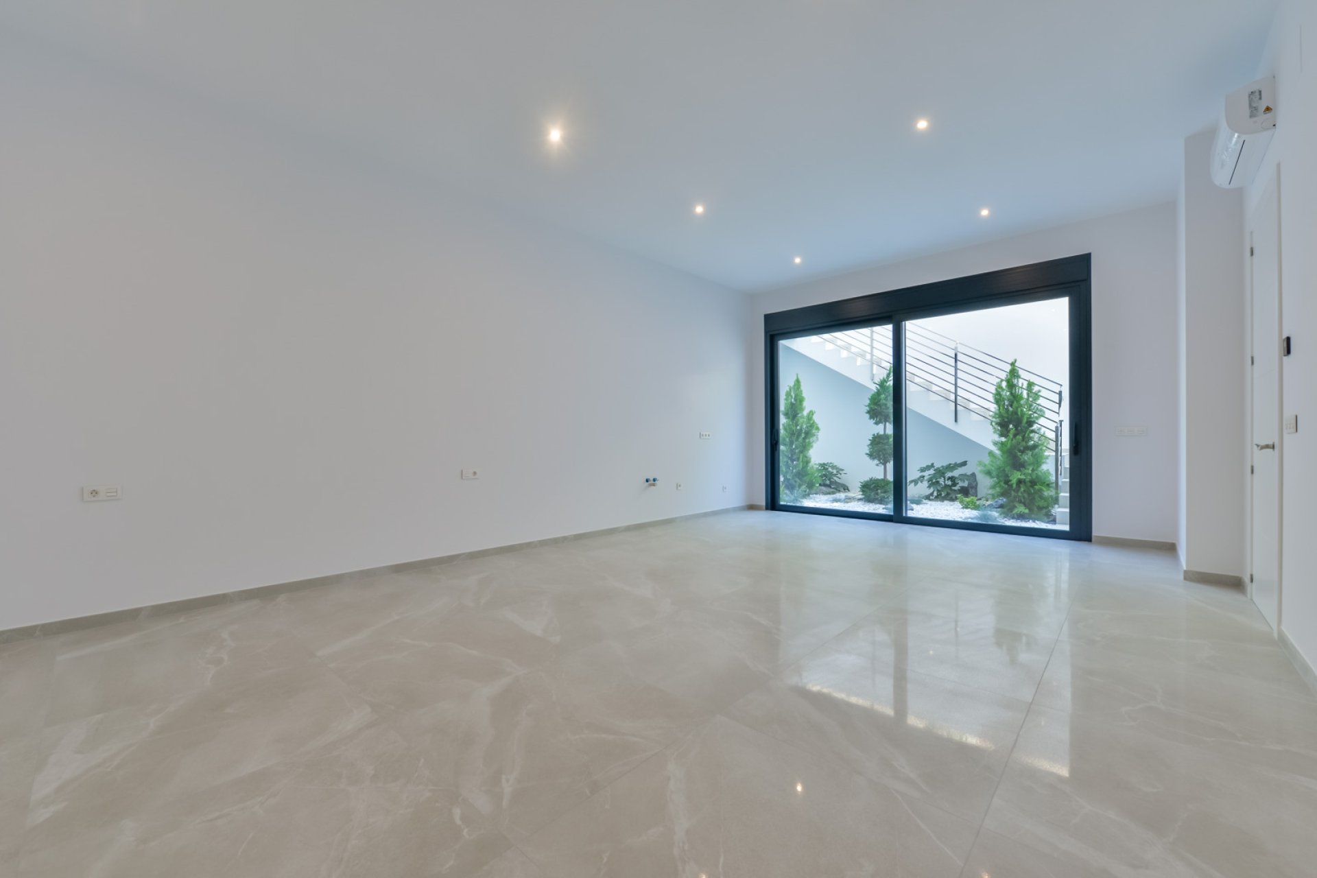 Obra nueva - Villa -
Finestrat
