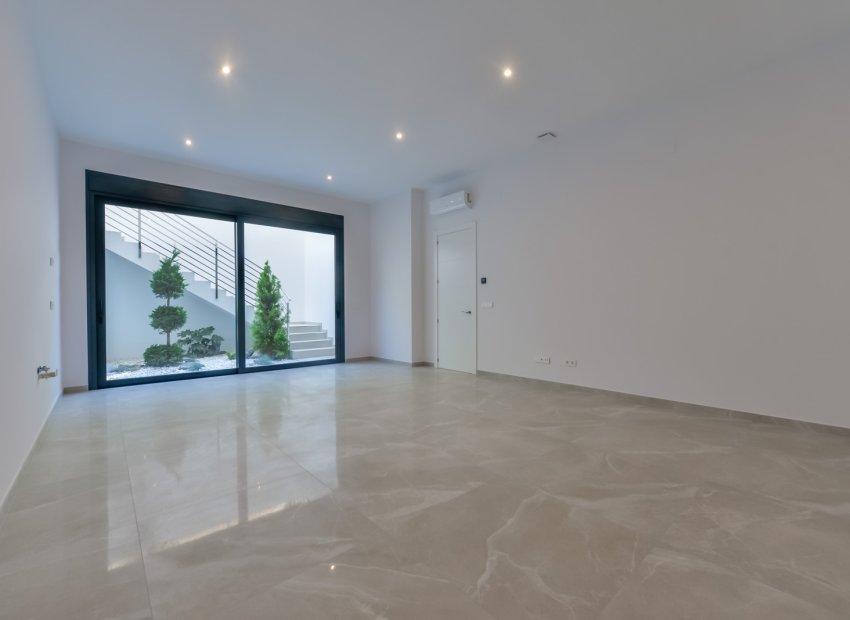 Obra nueva - Villa -
Finestrat