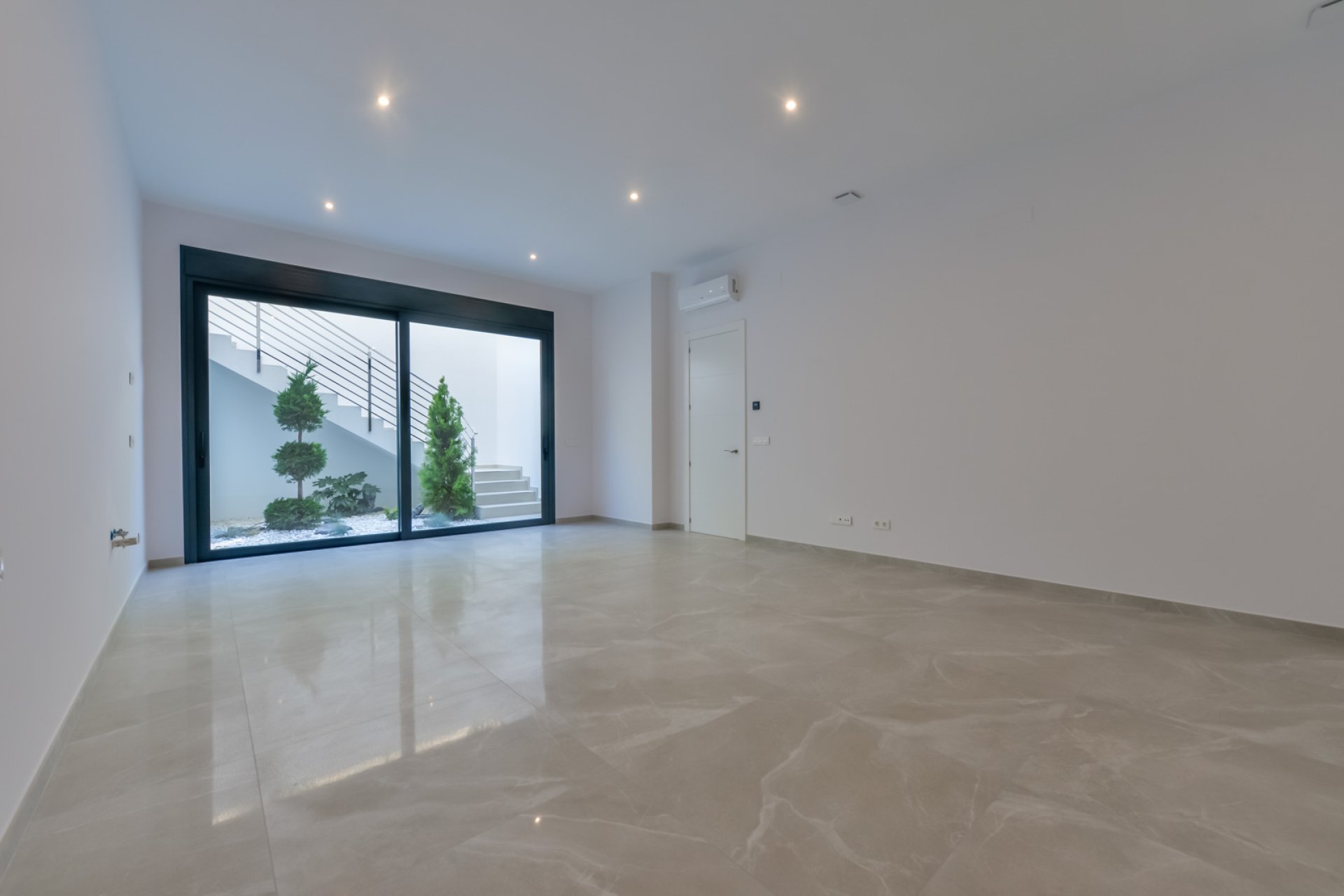 Obra nueva - Villa -
Finestrat