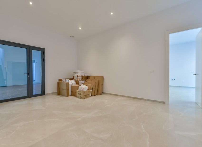 Obra nueva - Villa -
Finestrat