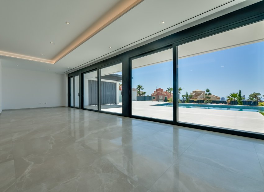 Obra nueva - Villa -
Finestrat