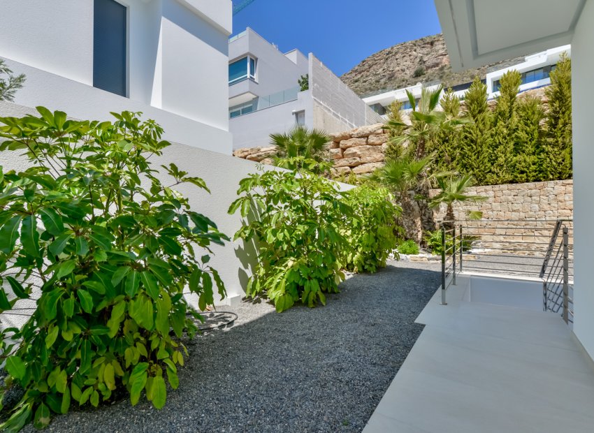 Obra nueva - Villa -
Finestrat