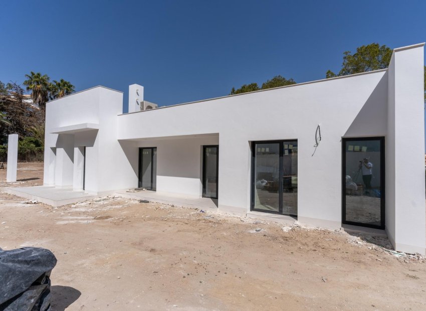 Obra nueva - Villa -
Orihuela Costa - Las Filipinas