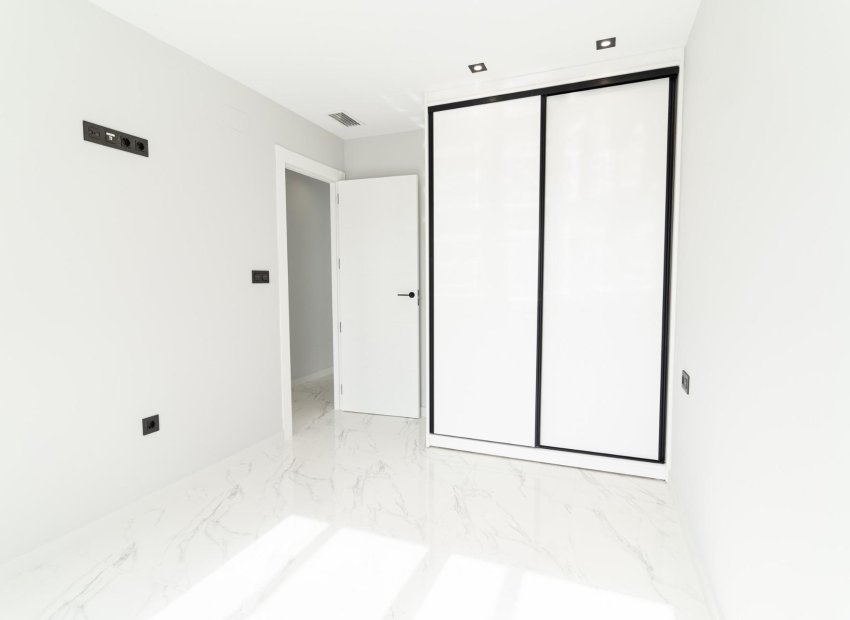 Obra nueva - Villa -
Orihuela Costa - Punta Prima