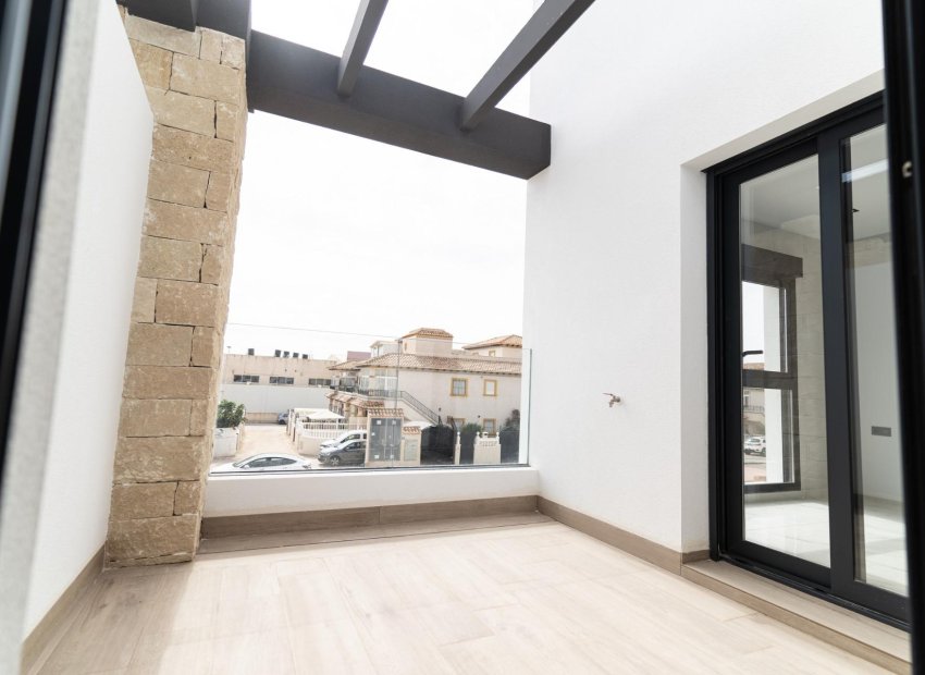 Obra nueva - Villa -
Orihuela Costa - Punta Prima
