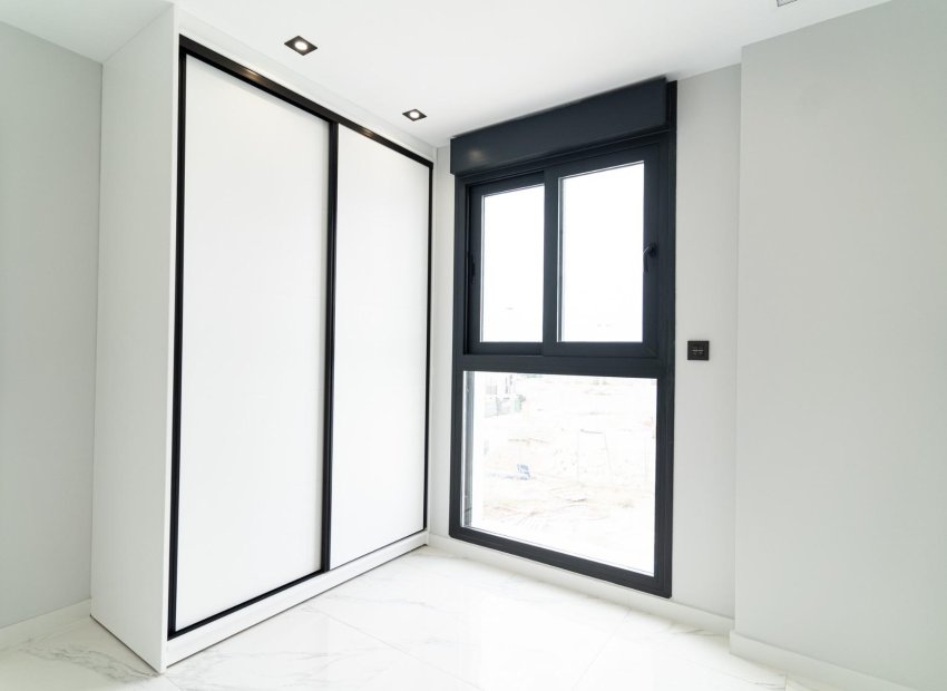 Obra nueva - Villa -
Orihuela Costa - Punta Prima