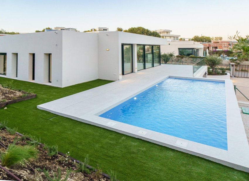 Obra nueva - Villa -
Orihuela - Las Colinas Golf