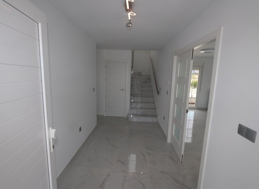 Obra nueva - Villa -
Pinoso - Camino Del Prado