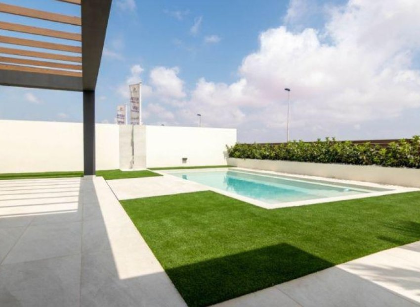 Obra nueva - Villa -
Torrevieja - Los Altos