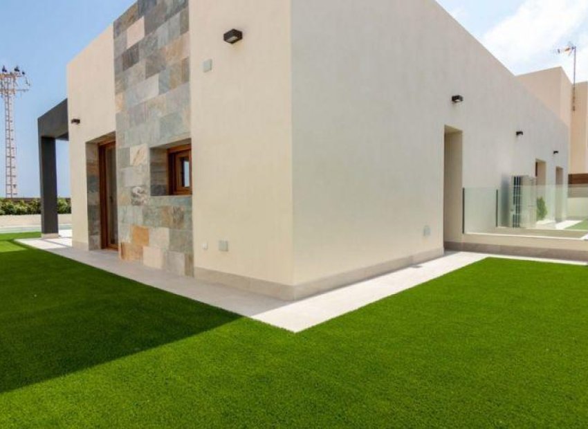 Obra nueva - Villa -
Torrevieja - Los Altos