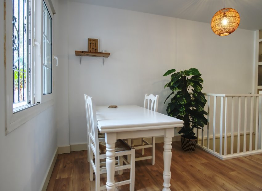 Resale - 4. Semi-detached villa -
Orihuela Costa - Costa Blanca South