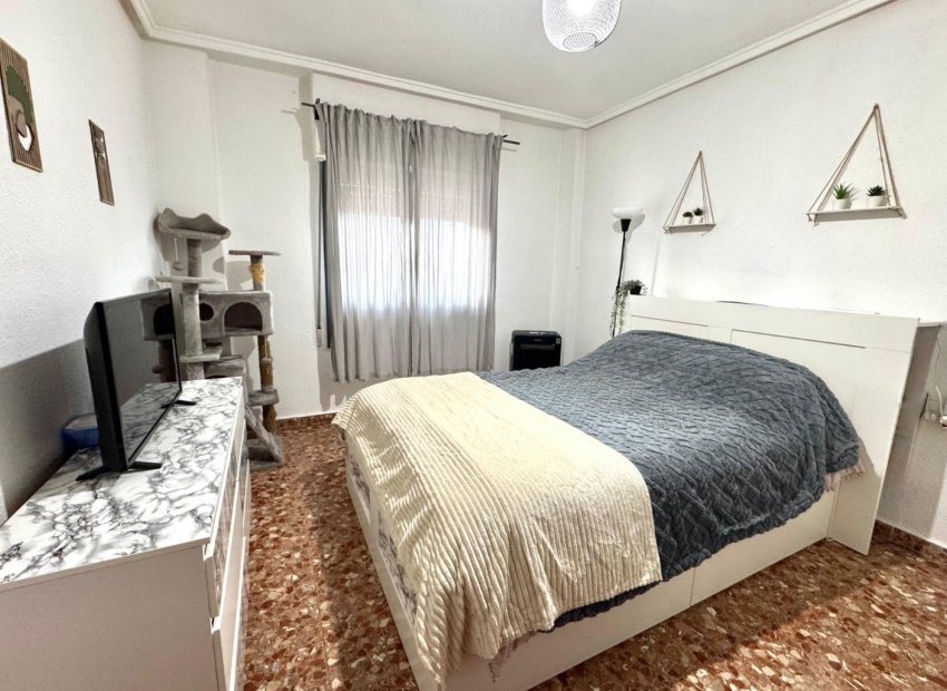 Resale - Apartment -
Almoradí