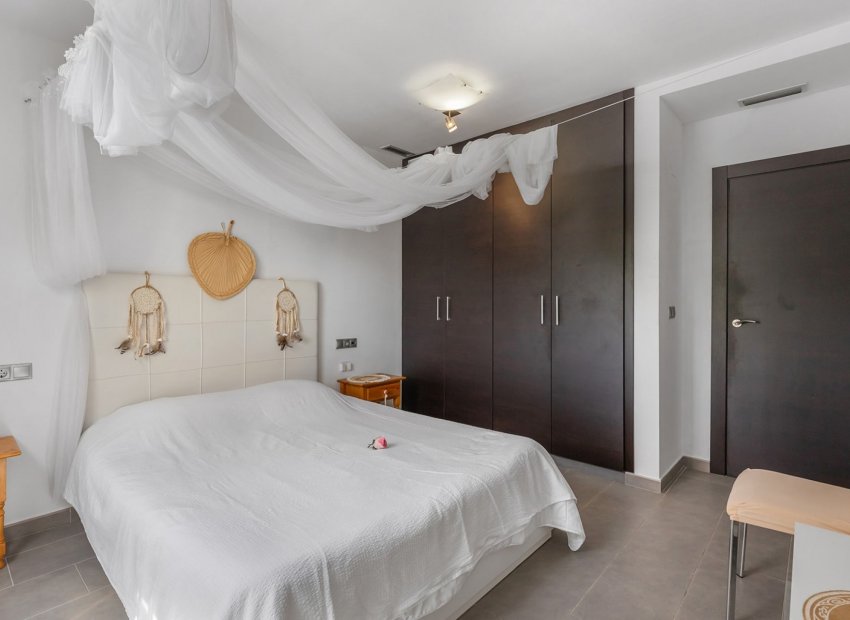 Resale - Apartment - Ground Floor -
La Mata - Playa