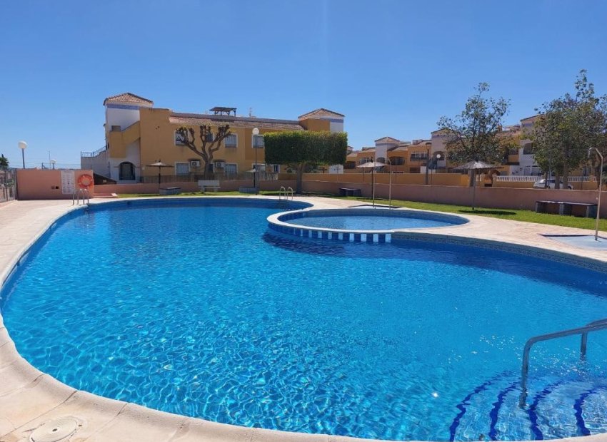Resale - Apartment -
Los Montesinos - La Herrada