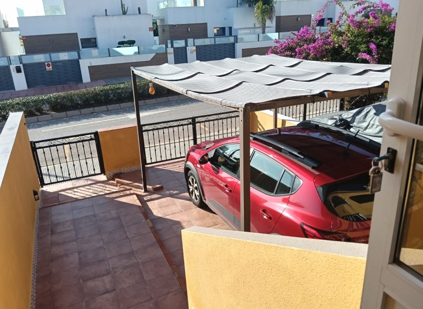 Resale - Apartment -
Los Montesinos - La Herrada