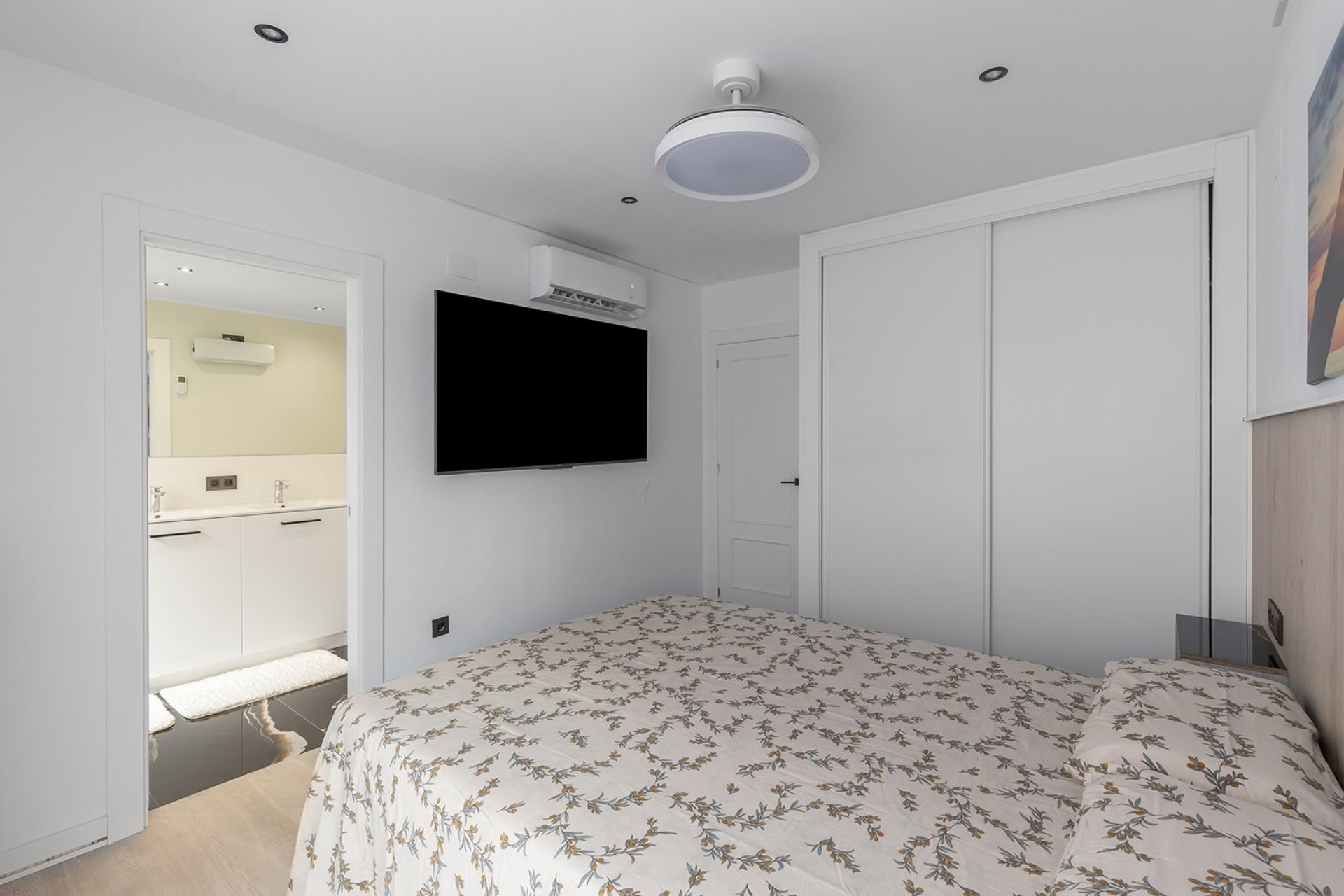 Resale - Apartment -
Los Montesinos