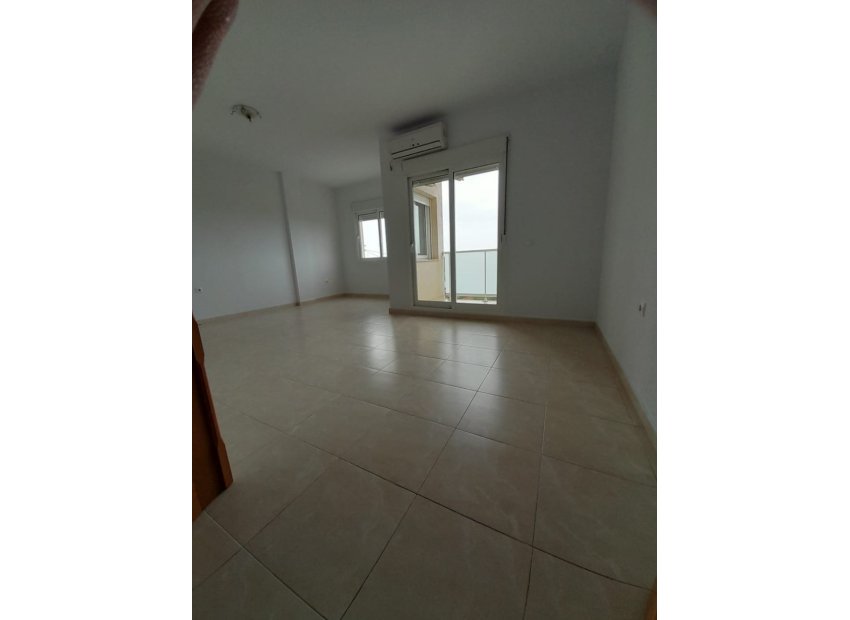 Resale - Apartment -
Los Montesinos