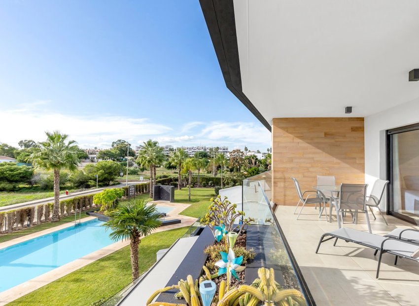 Resale - Apartment -
Orihuela Costa - Cabo roig - La Zenia