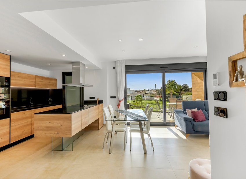 Resale - Apartment -
Orihuela Costa - Cabo roig - La Zenia