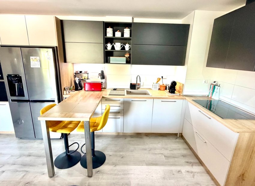 Resale - Apartment -
Orihuela Costa - La Zenia
