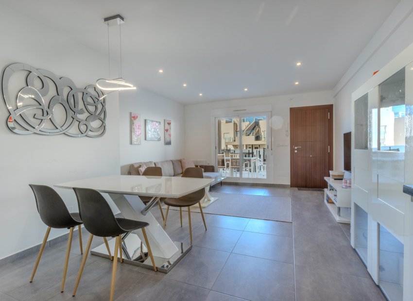 Resale - Bungalow - Ground floor -
Torrevieja - Aguas Nuevas