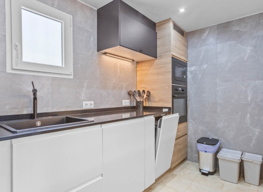 Resale - Bungalow - Ground floor -
Torrevieja - Lago Jardin