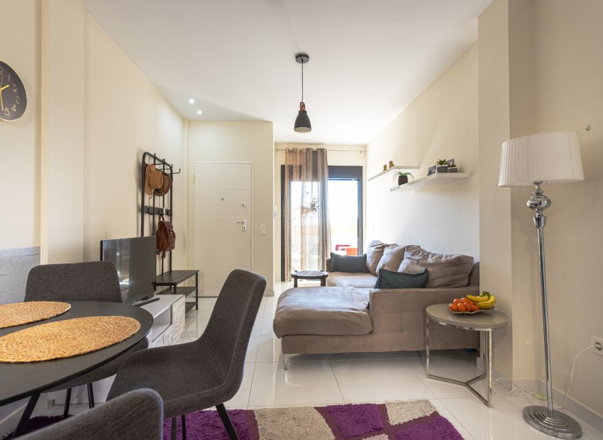 Resale - Bungalow -
Los Altos