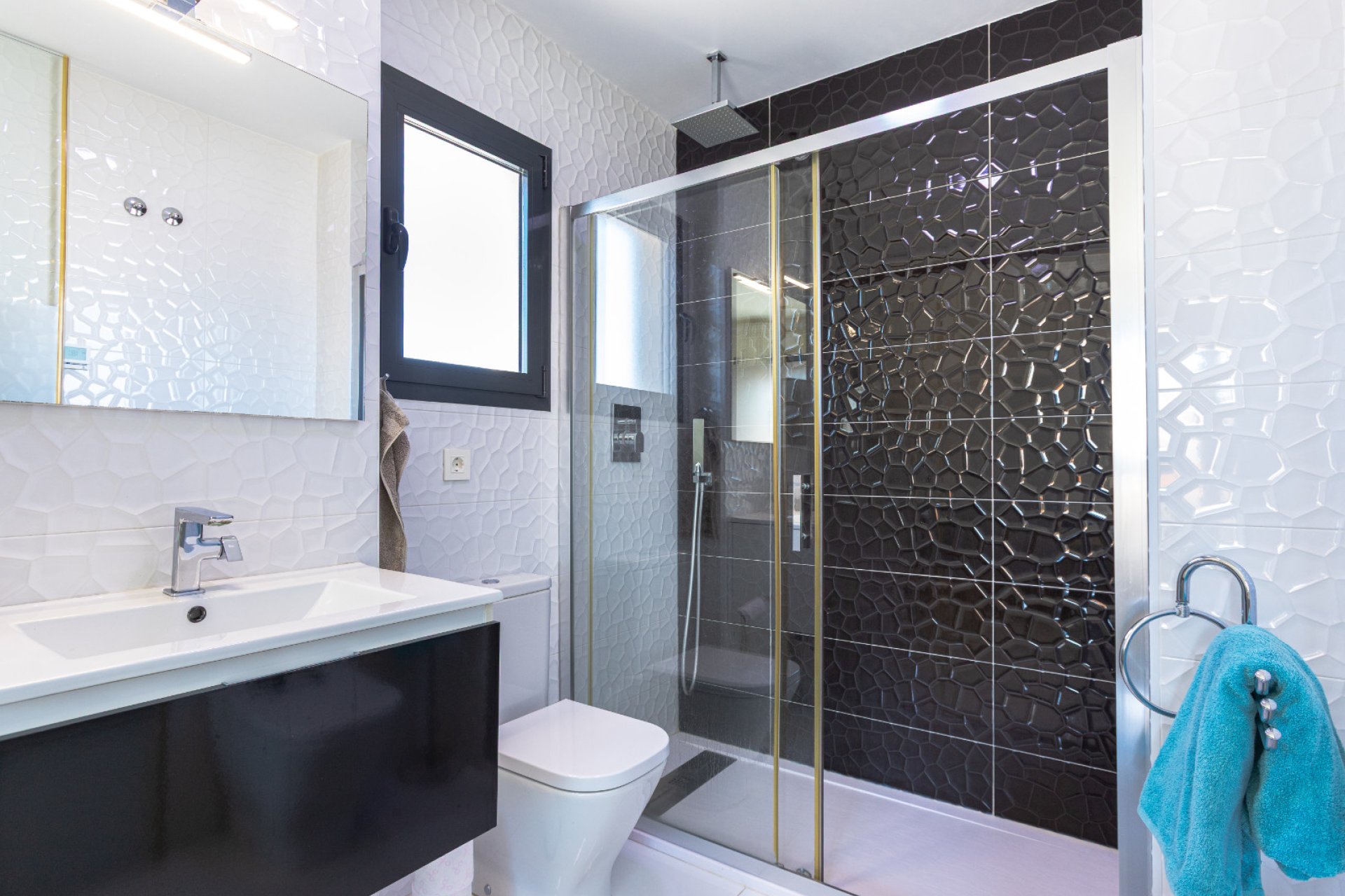 Resale - Bungalow -
Los Altos