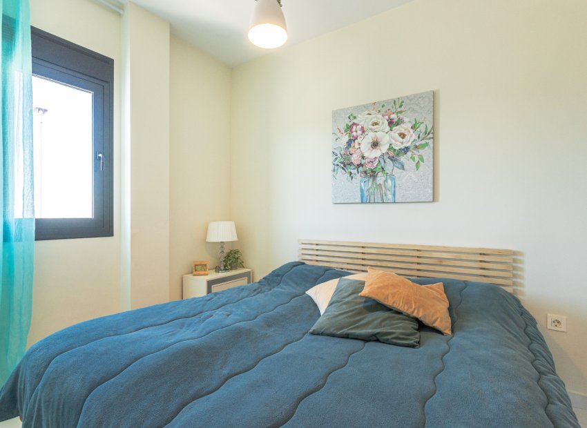 Resale - Bungalow -
Los Altos