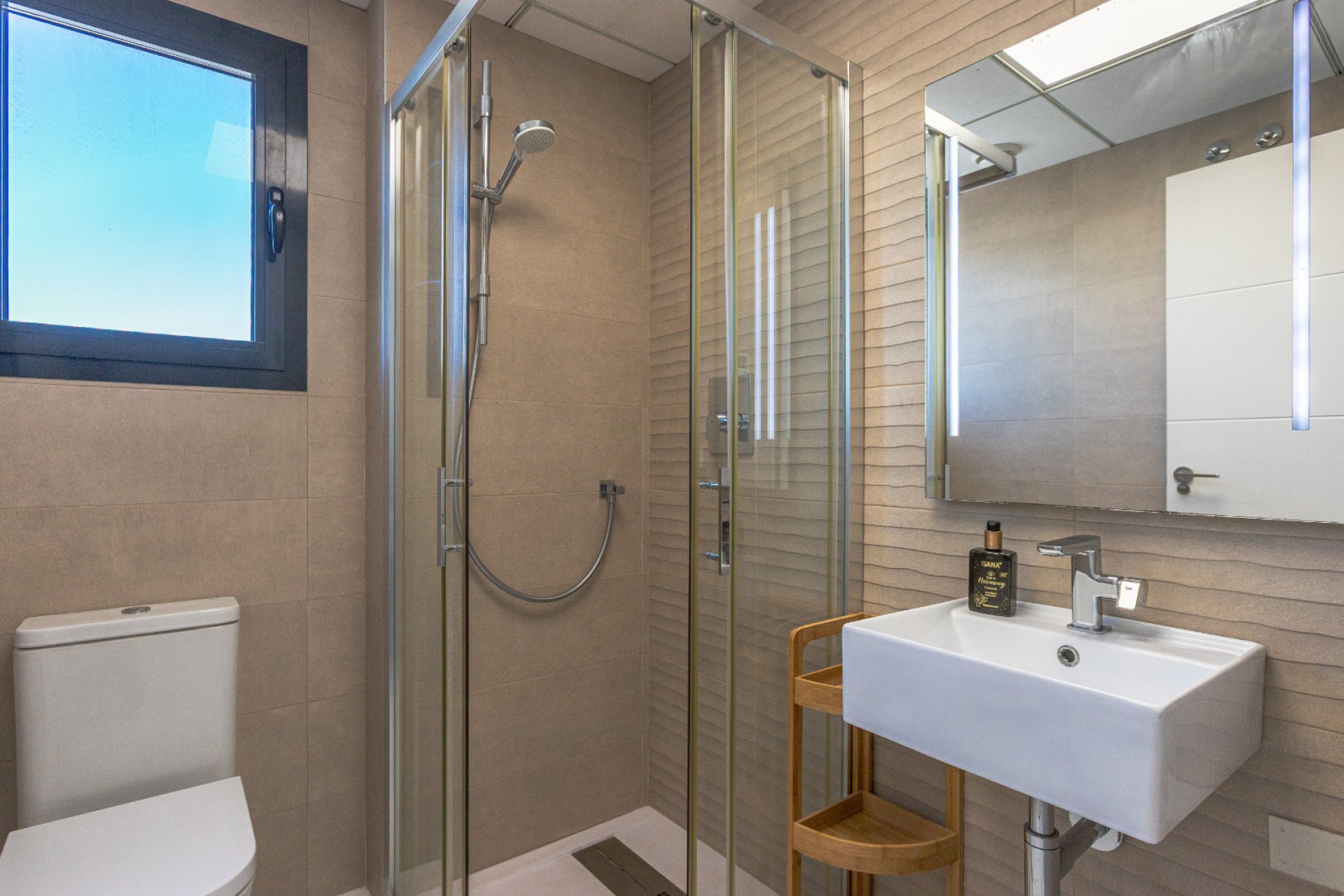 Resale - Bungalow -
Los Altos