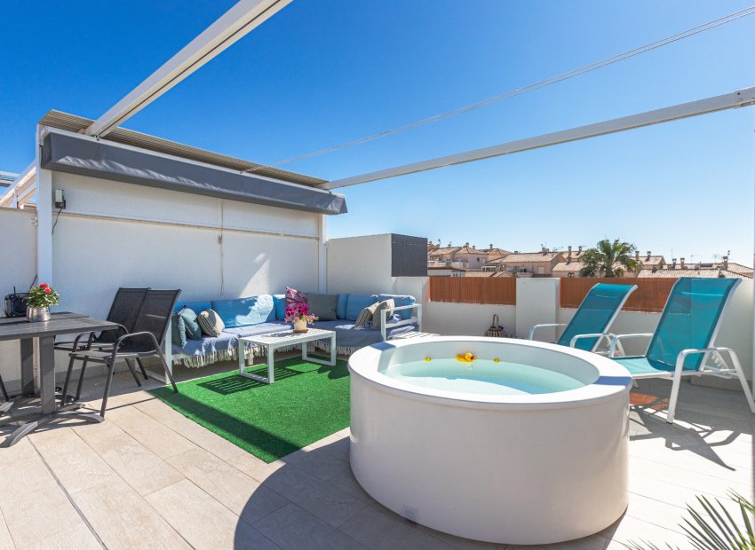 Resale - Bungalow -
Los Altos